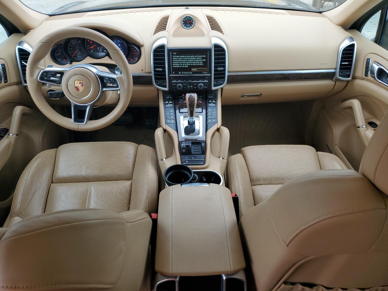 2016 PORSCHE CAYENNE photo 8