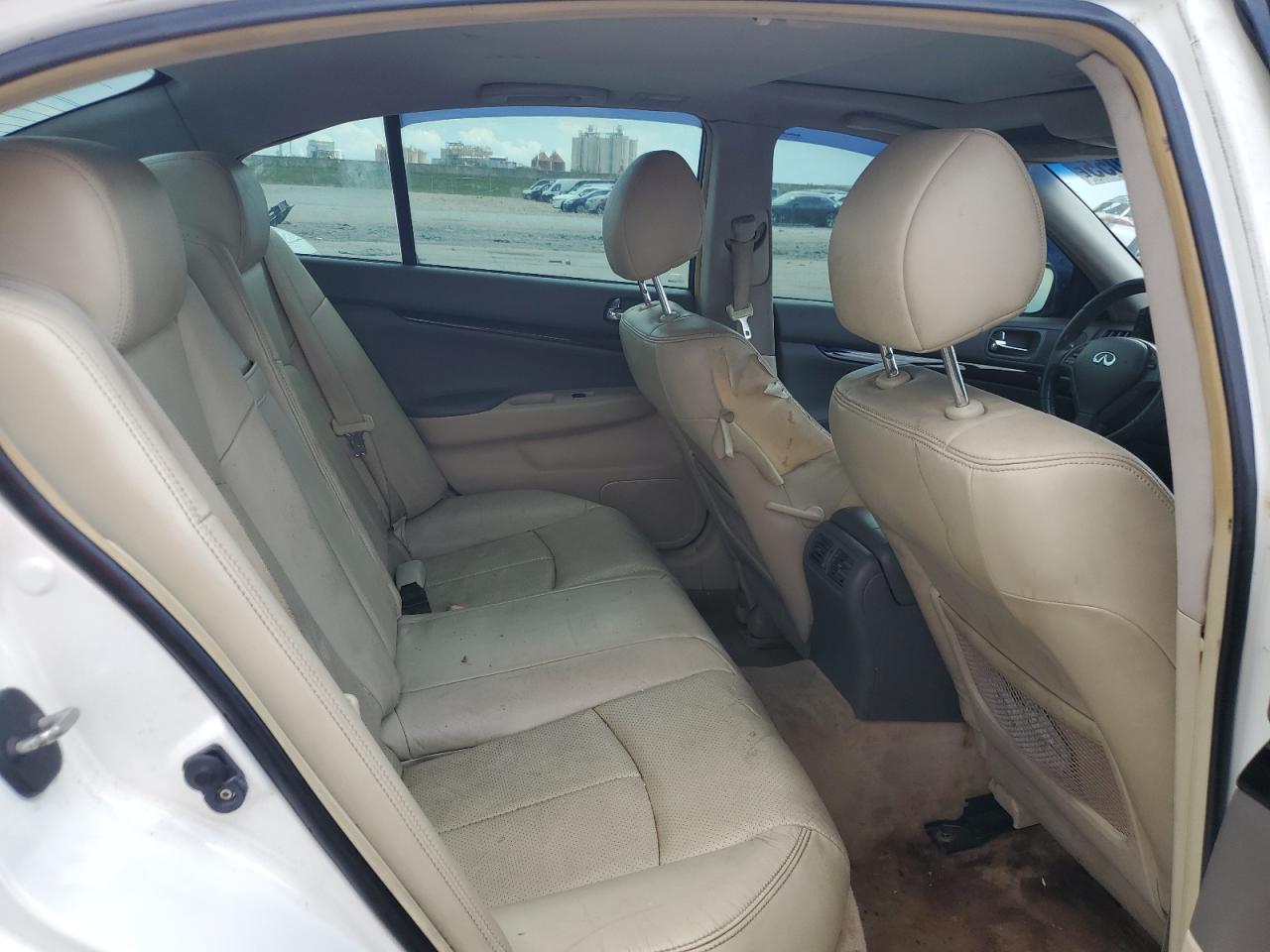 2012 INFINITI G37 photo 19
