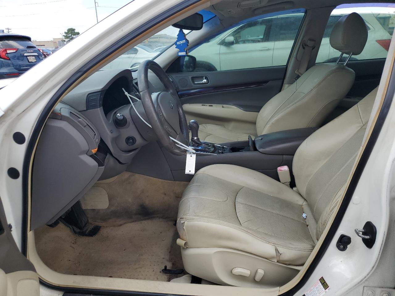 2012 INFINITI G37 photo 13