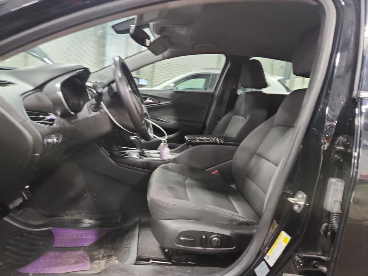 2017 CHEVROLET MALIBU LT photo 7