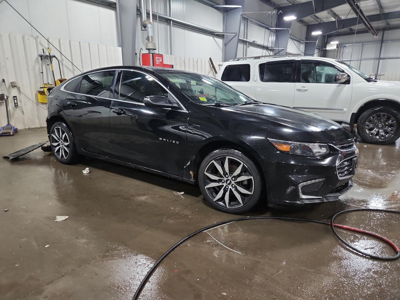 2017 CHEVROLET MALIBU LT photo 4