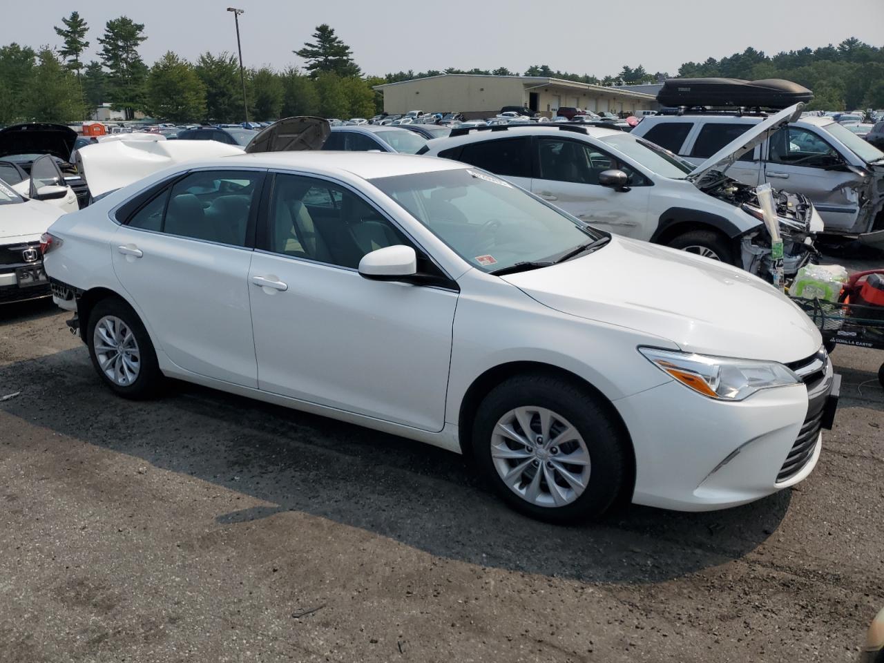 2016 TOYOTA CAMRY LE photo 13