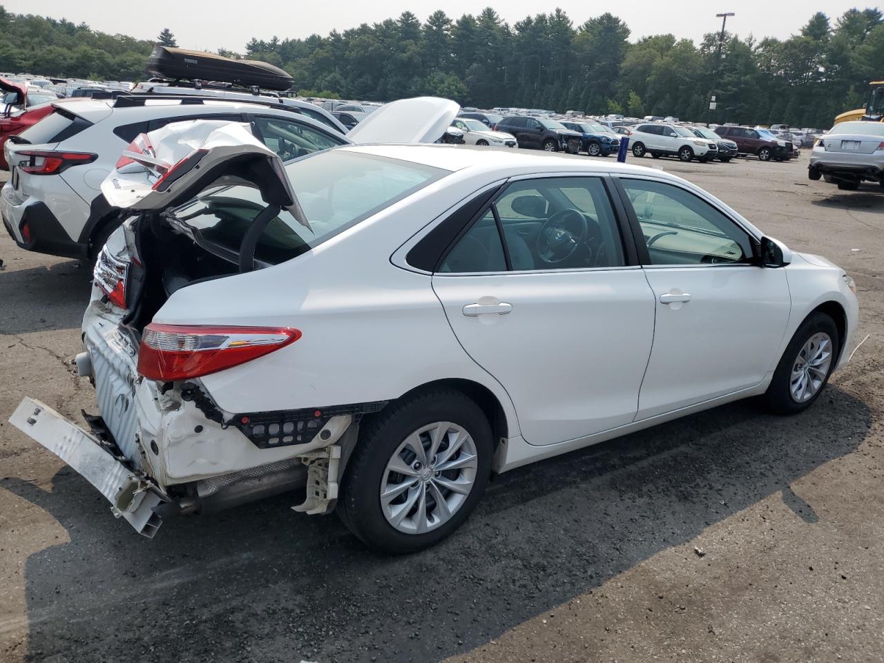 2016 TOYOTA CAMRY LE photo 9