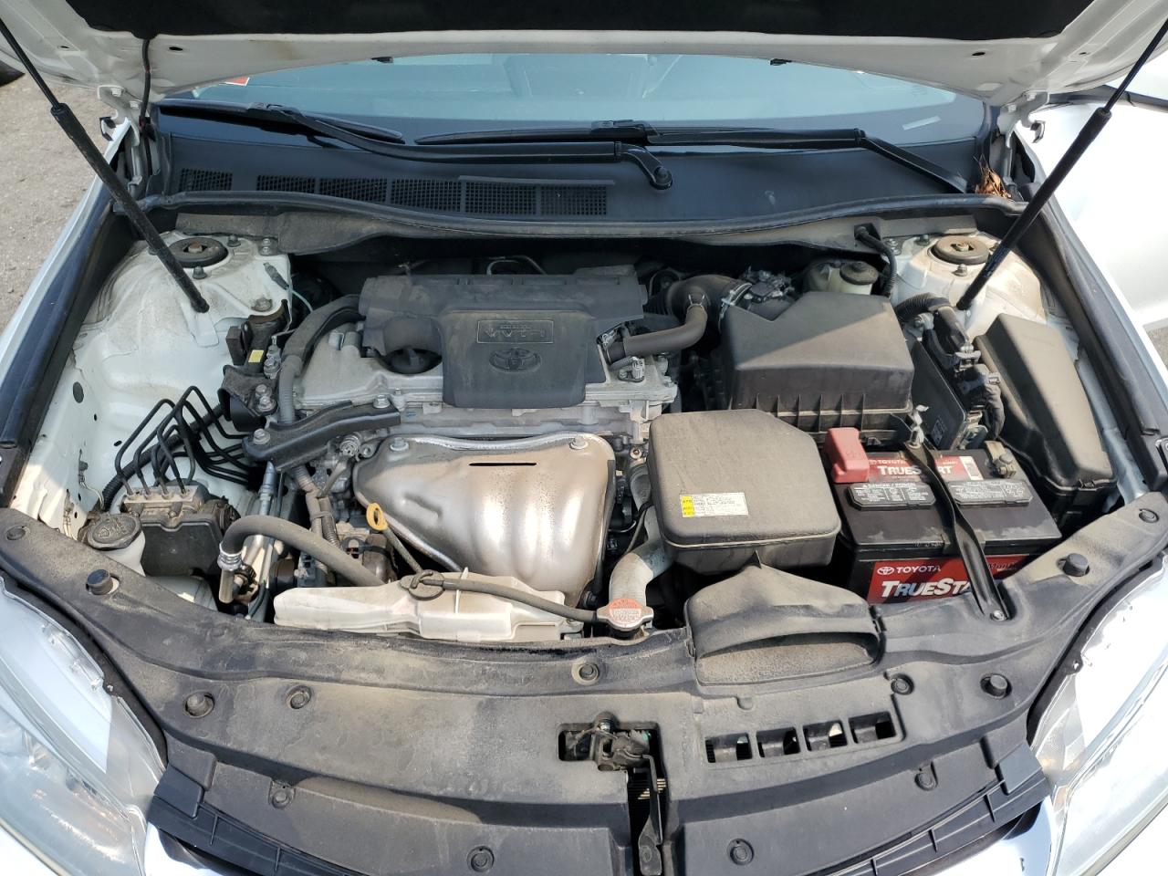 2016 TOYOTA CAMRY LE photo 41