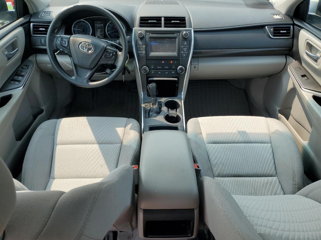 2016 TOYOTA CAMRY LE photo 29