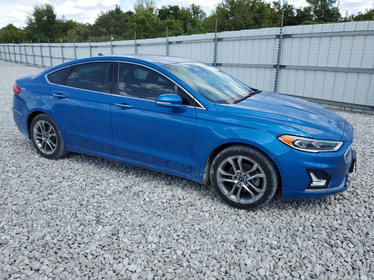 2020 FORD FUSION TITANIUM photo 4