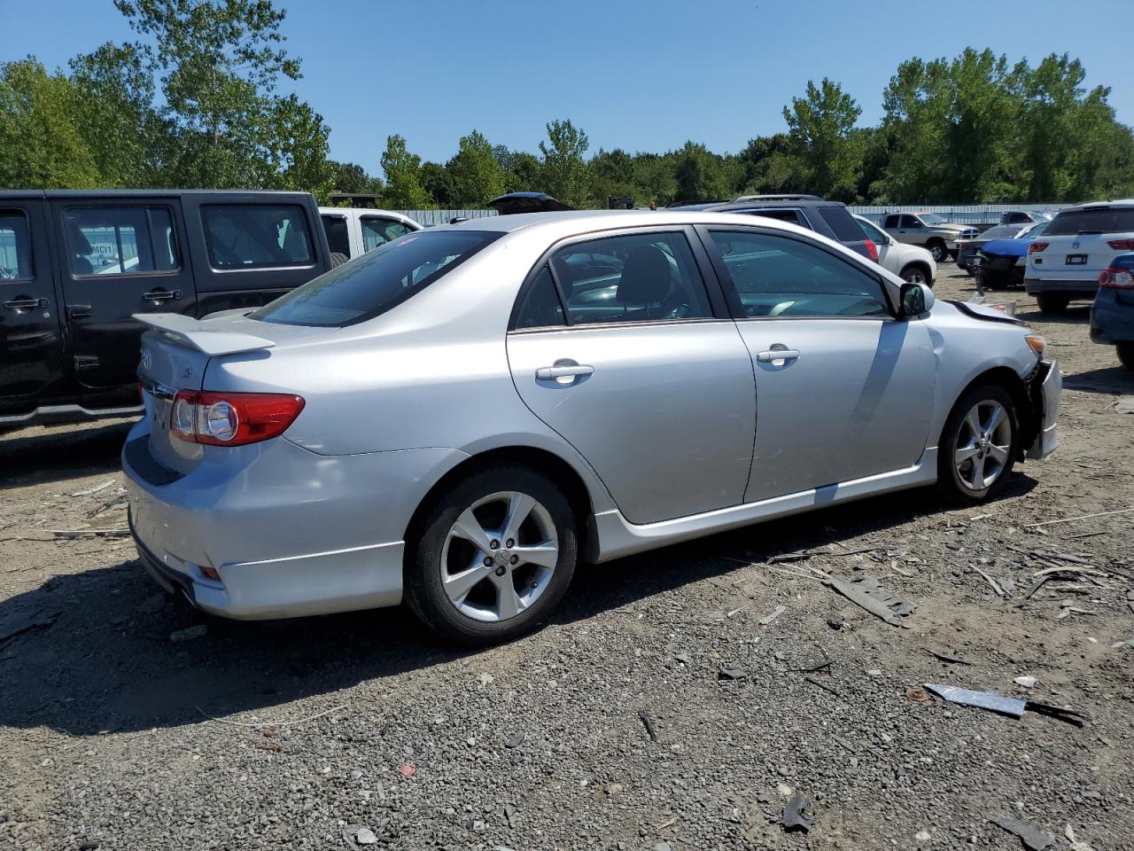 2011 TOYOTA COROLLA S photo 5