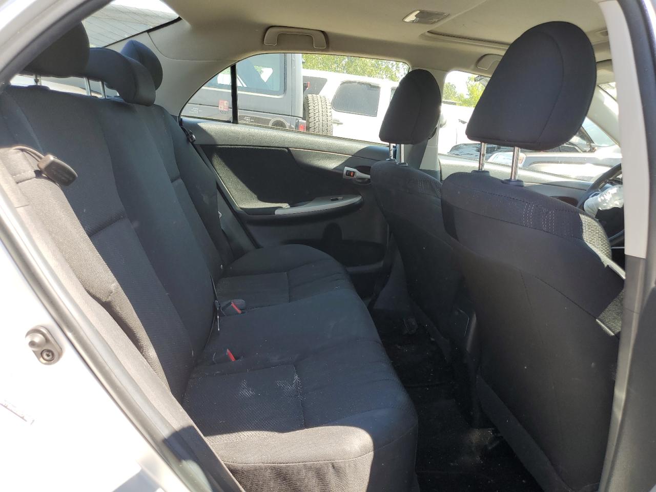 2011 TOYOTA COROLLA S photo 19