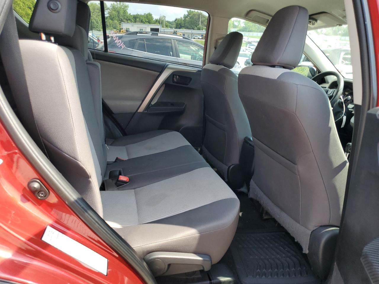 2014 TOYOTA RAV4 LE photo 28