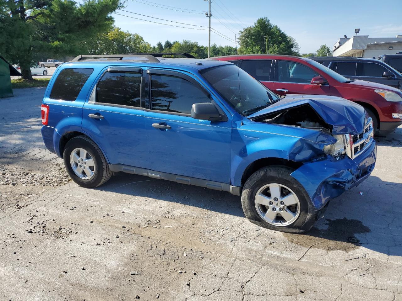 2011 FORD ESCAPE XLT photo 4