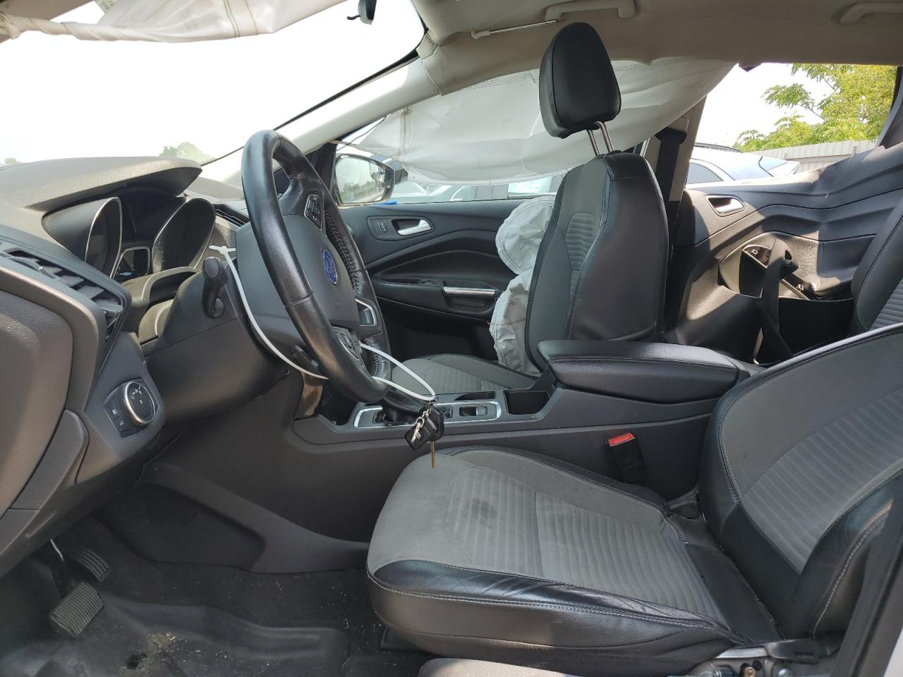 2017 FORD ESCAPE SE photo 19