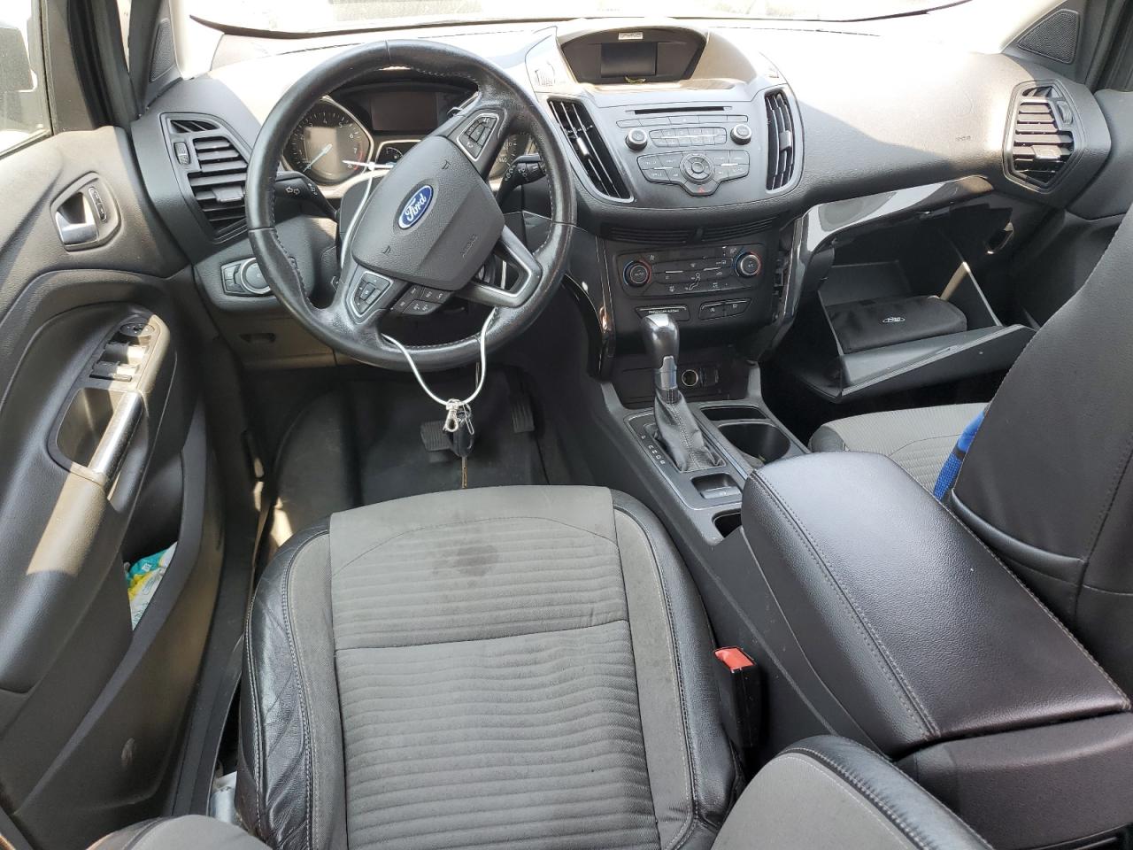 2017 FORD ESCAPE SE photo 22