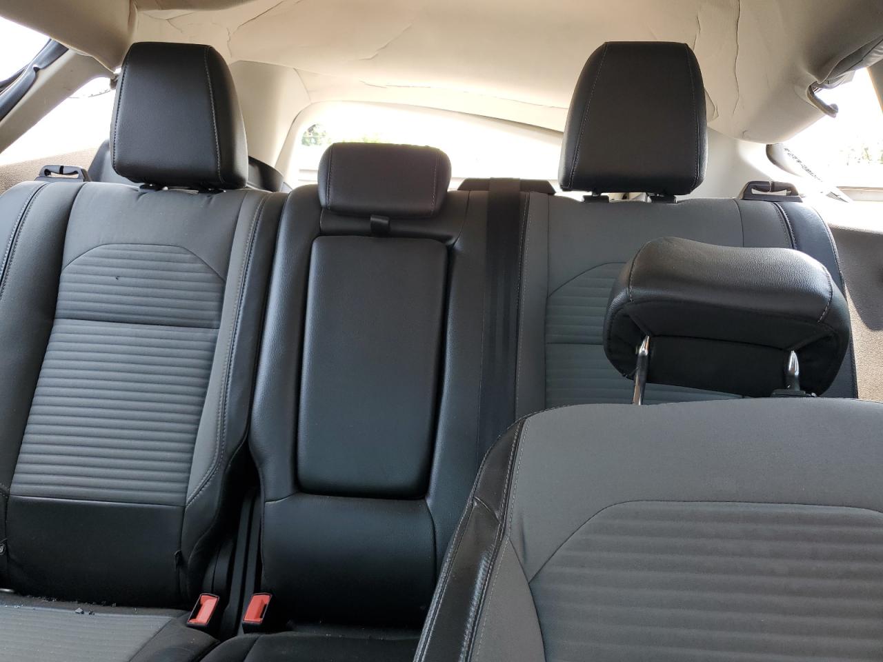 2017 FORD ESCAPE SE photo 28