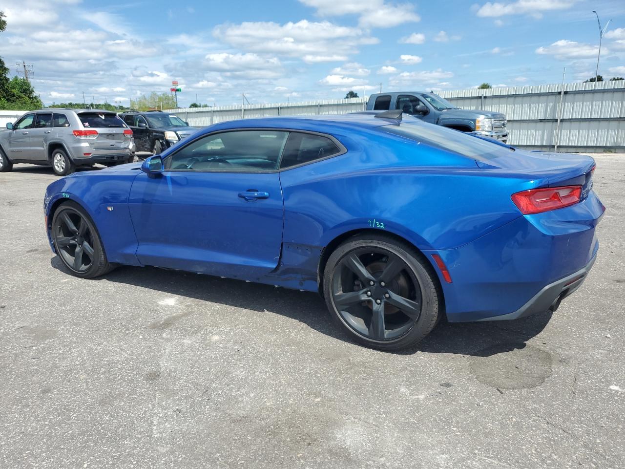 2017 CHEVROLET CAMARO LT photo 3