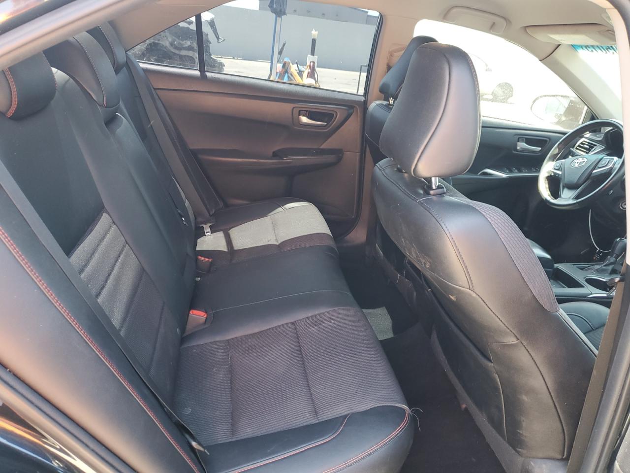 2017 TOYOTA CAMRY LE photo 10