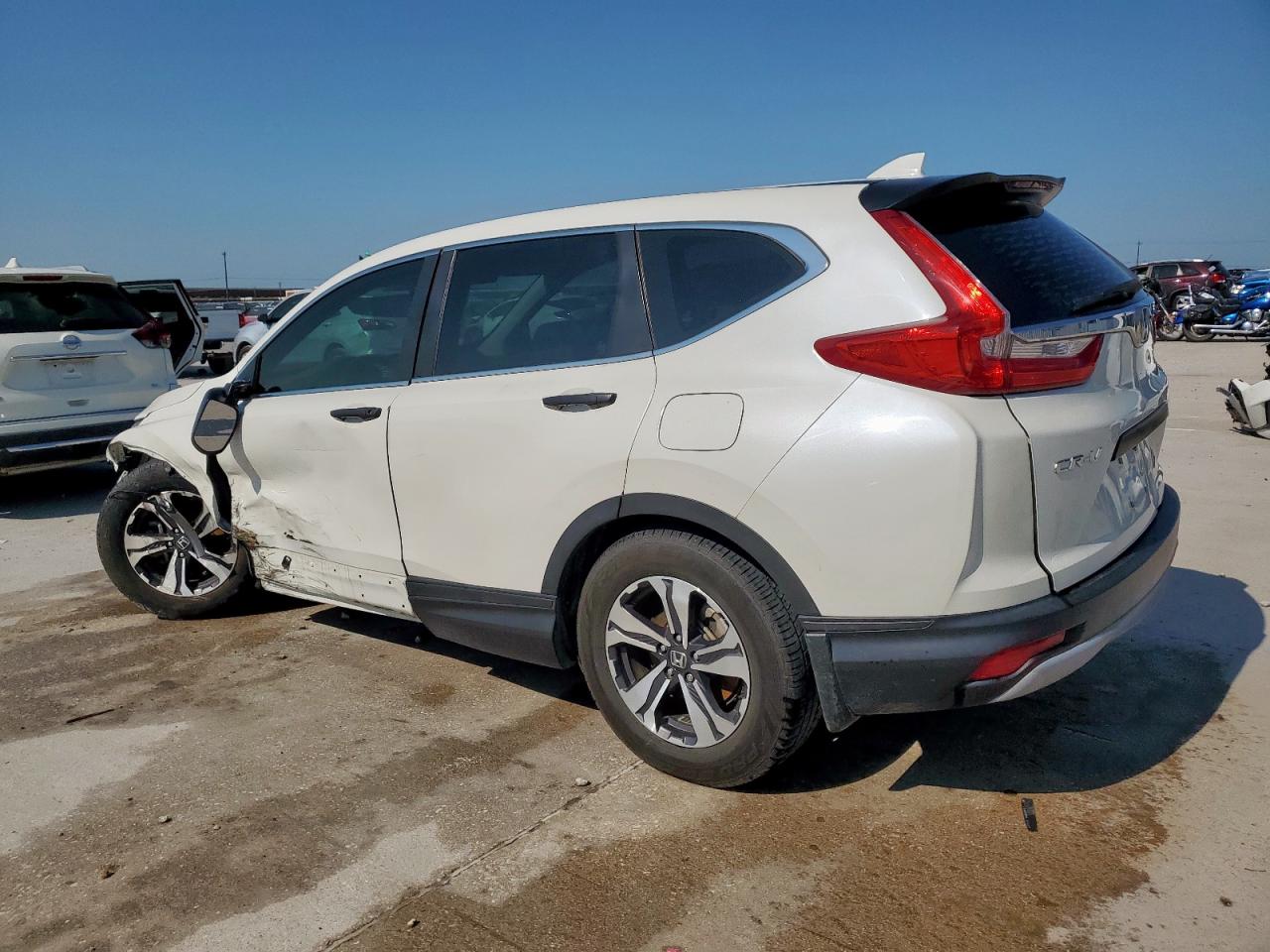 2017 HONDA CR-V LX photo 4