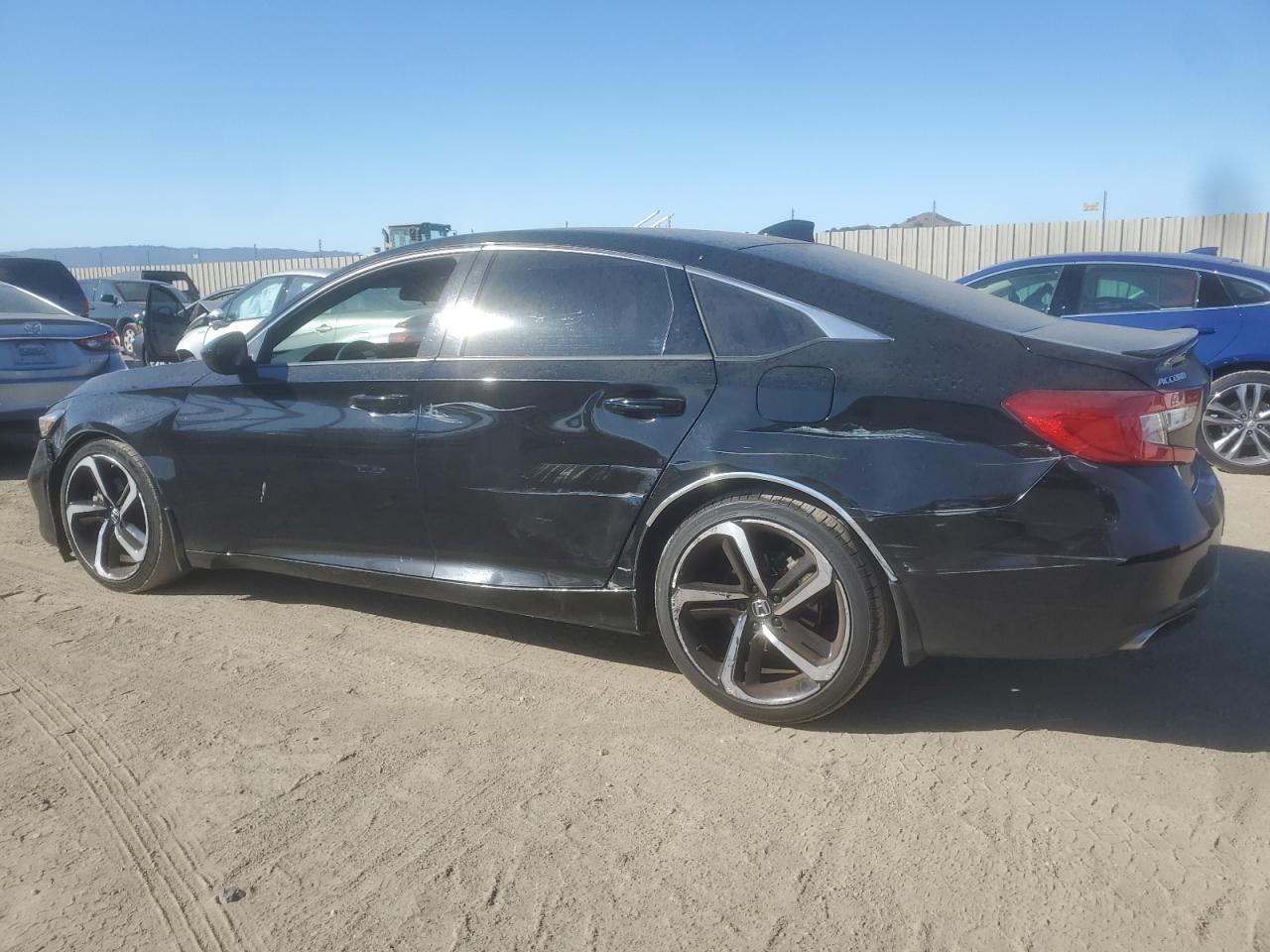 2018 HONDA ACCORD SPORT photo 3