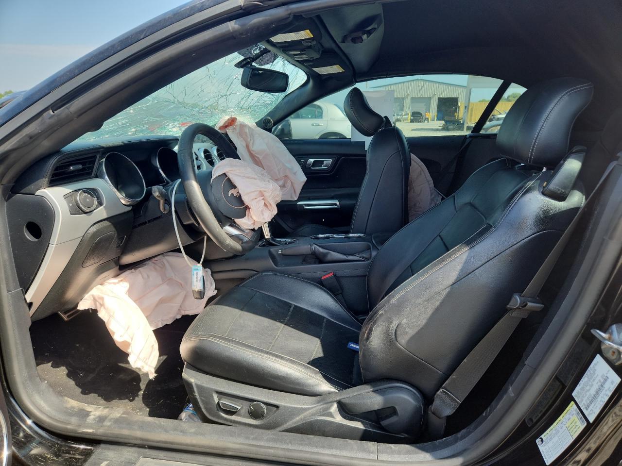2015 FORD MUSTANG photo 13