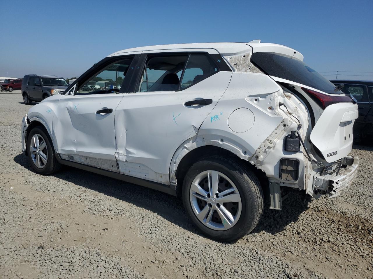 2021 NISSAN KICKS S photo 2