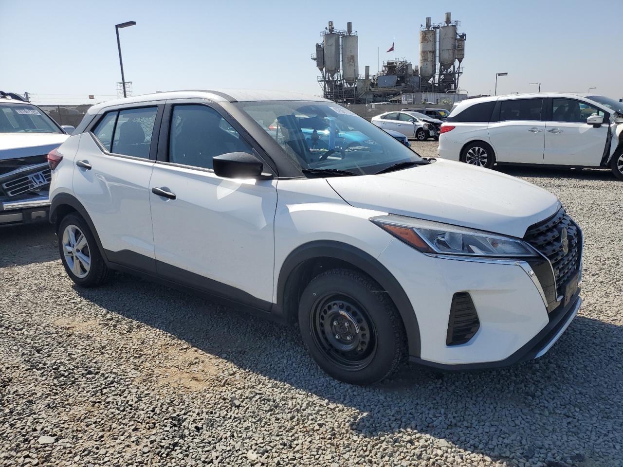 2021 NISSAN KICKS S photo 4