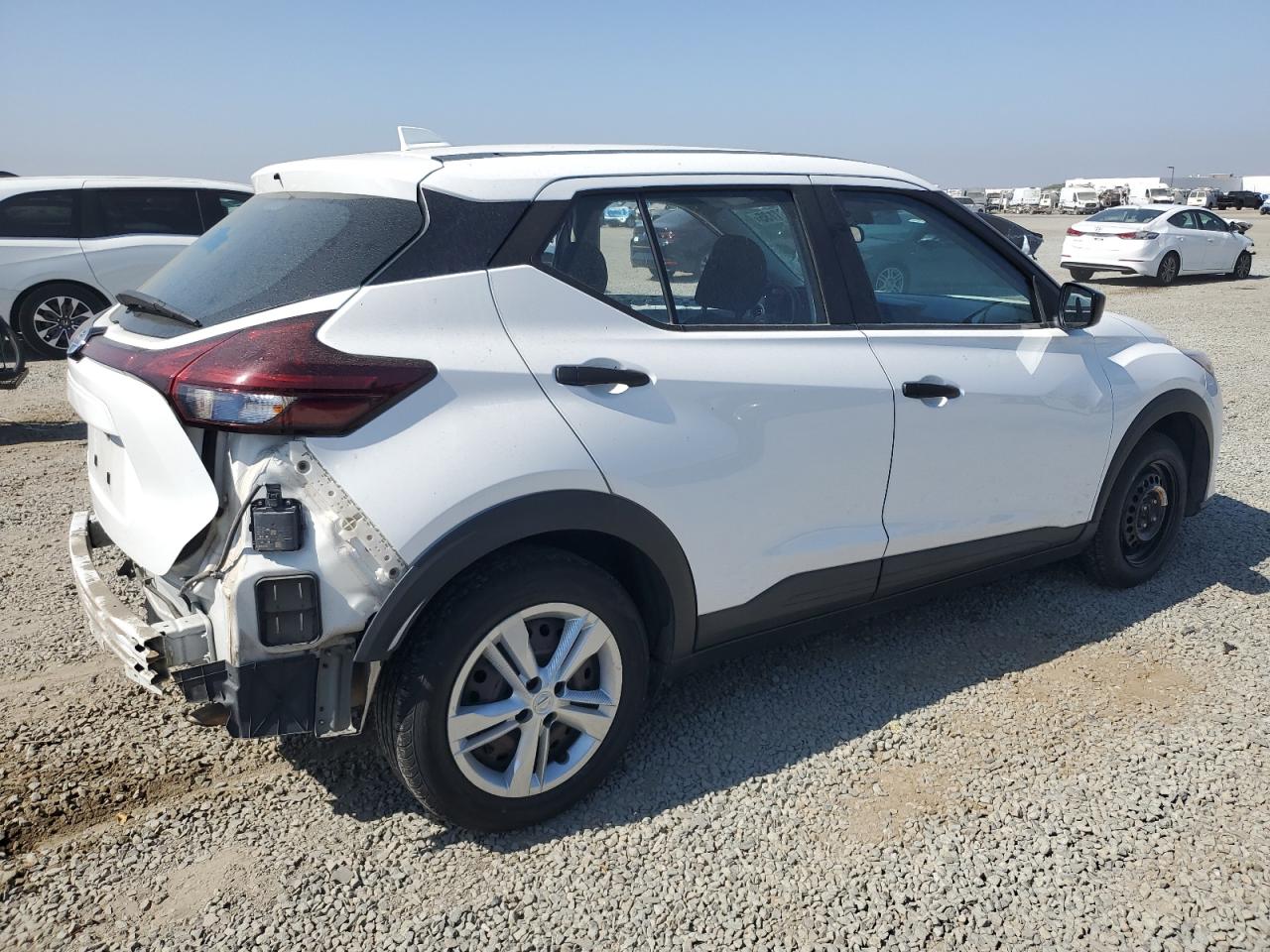 2021 NISSAN KICKS S photo 3