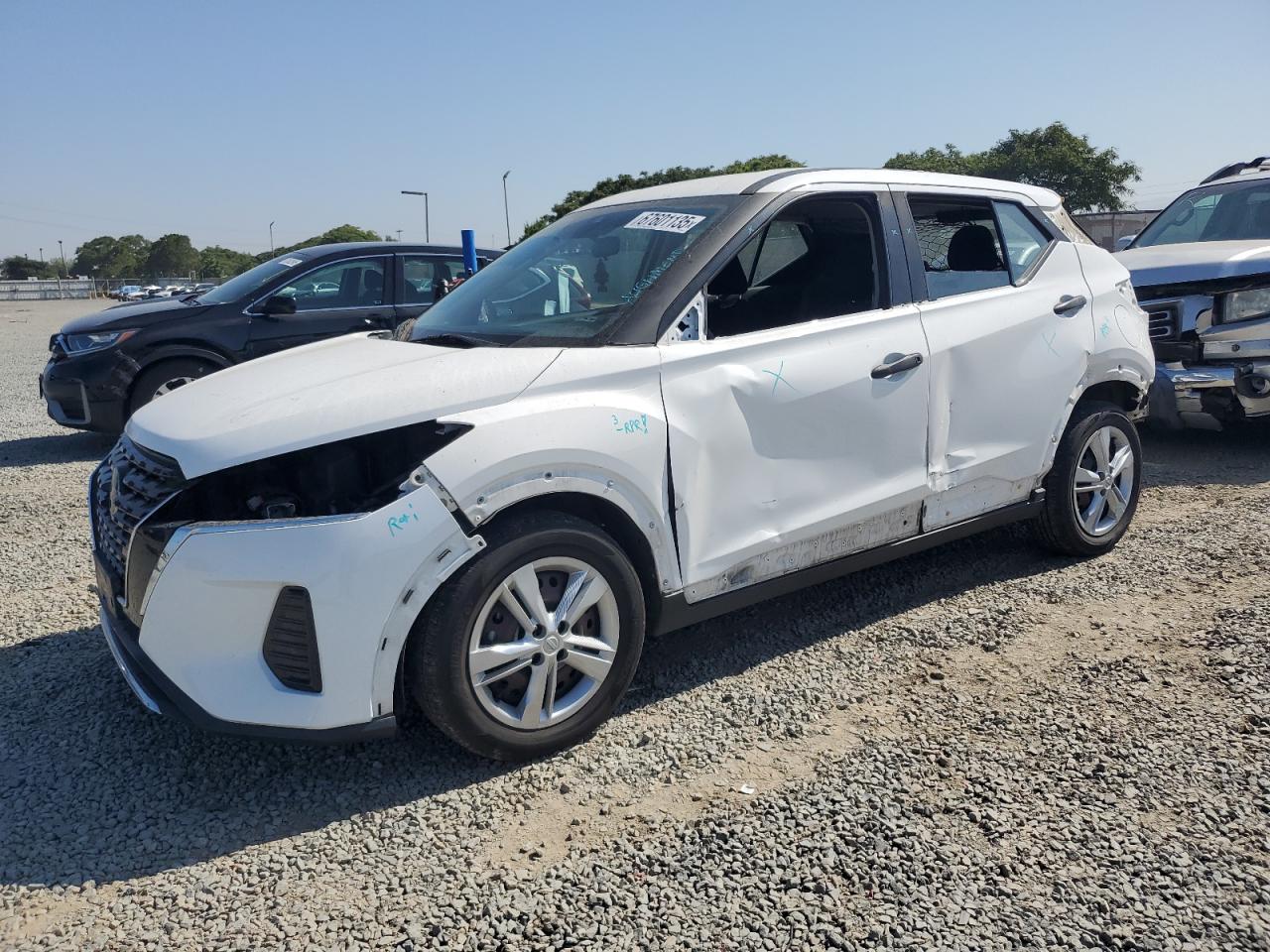2021 NISSAN KICKS