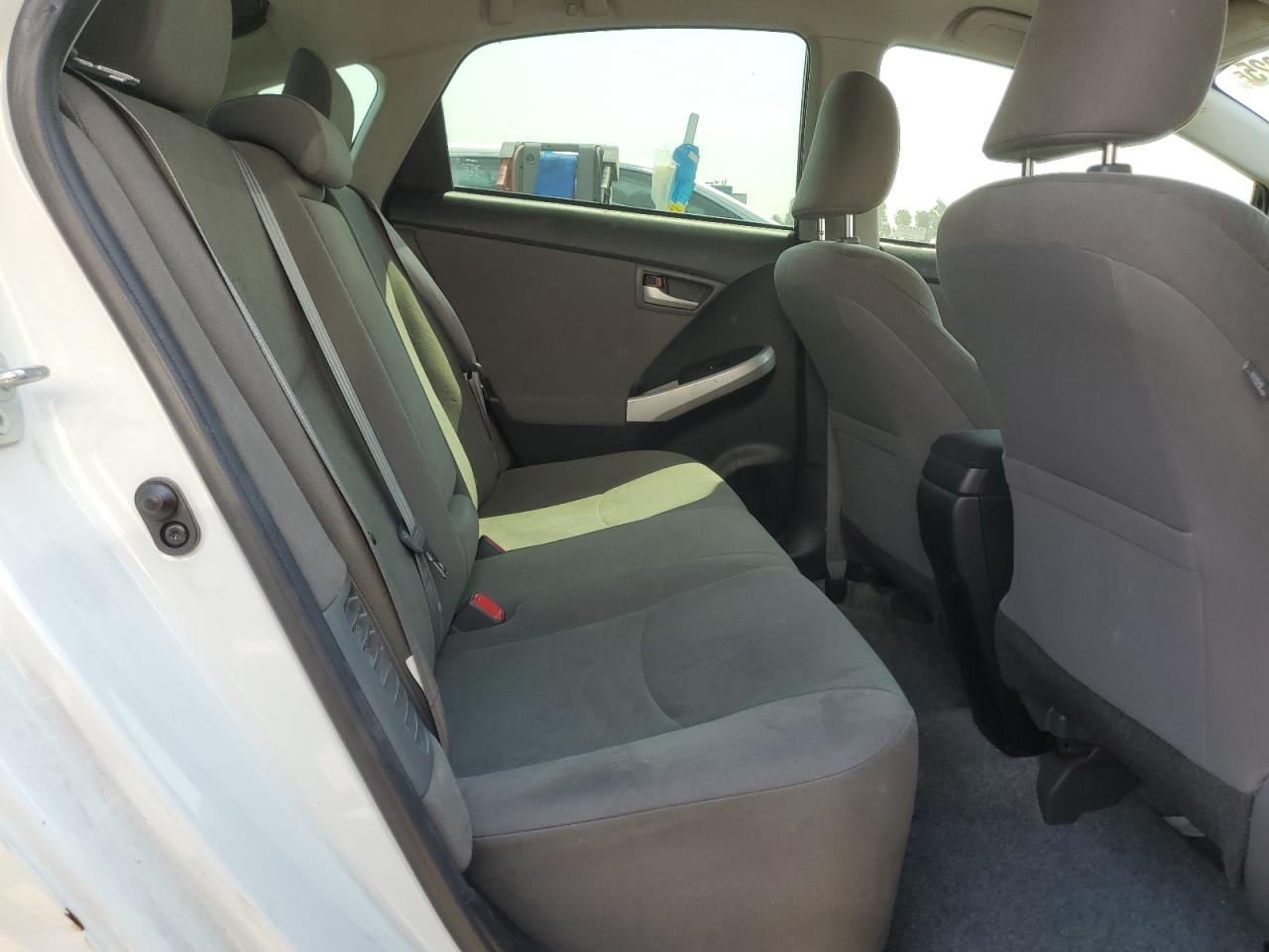 2015 TOYOTA PRIUS photo 19
