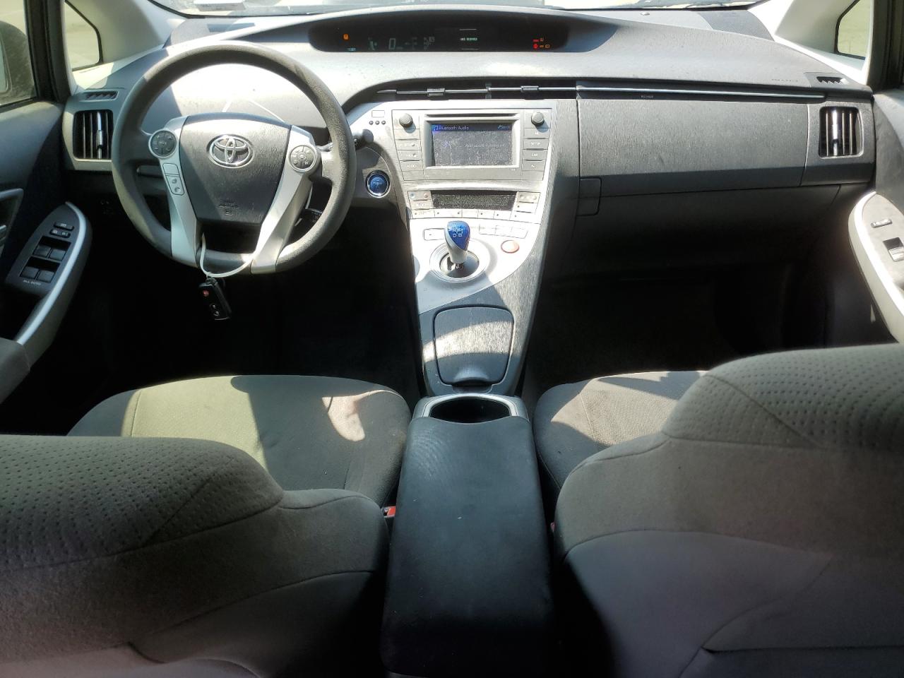 2015 TOYOTA PRIUS photo 15