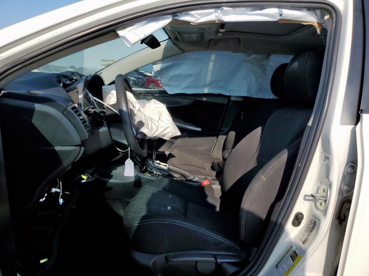 2012 TOYOTA COROLLA S photo 13