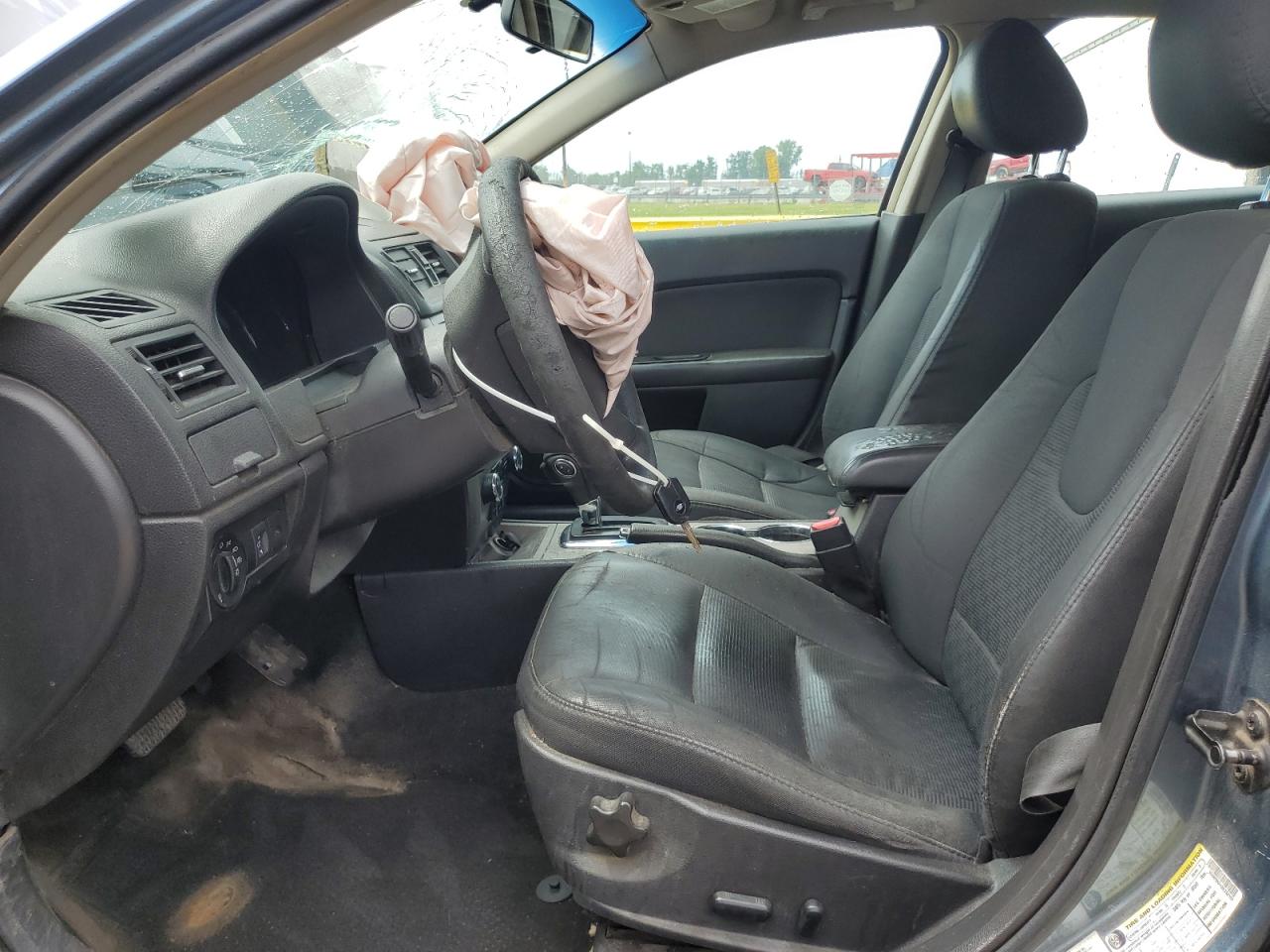 2011 FORD FUSION SE photo 19