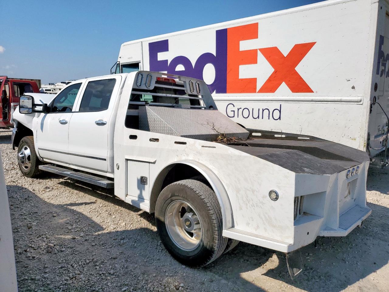 2015 CHEVROLET SILVERADO K3500 LTZ photo 4