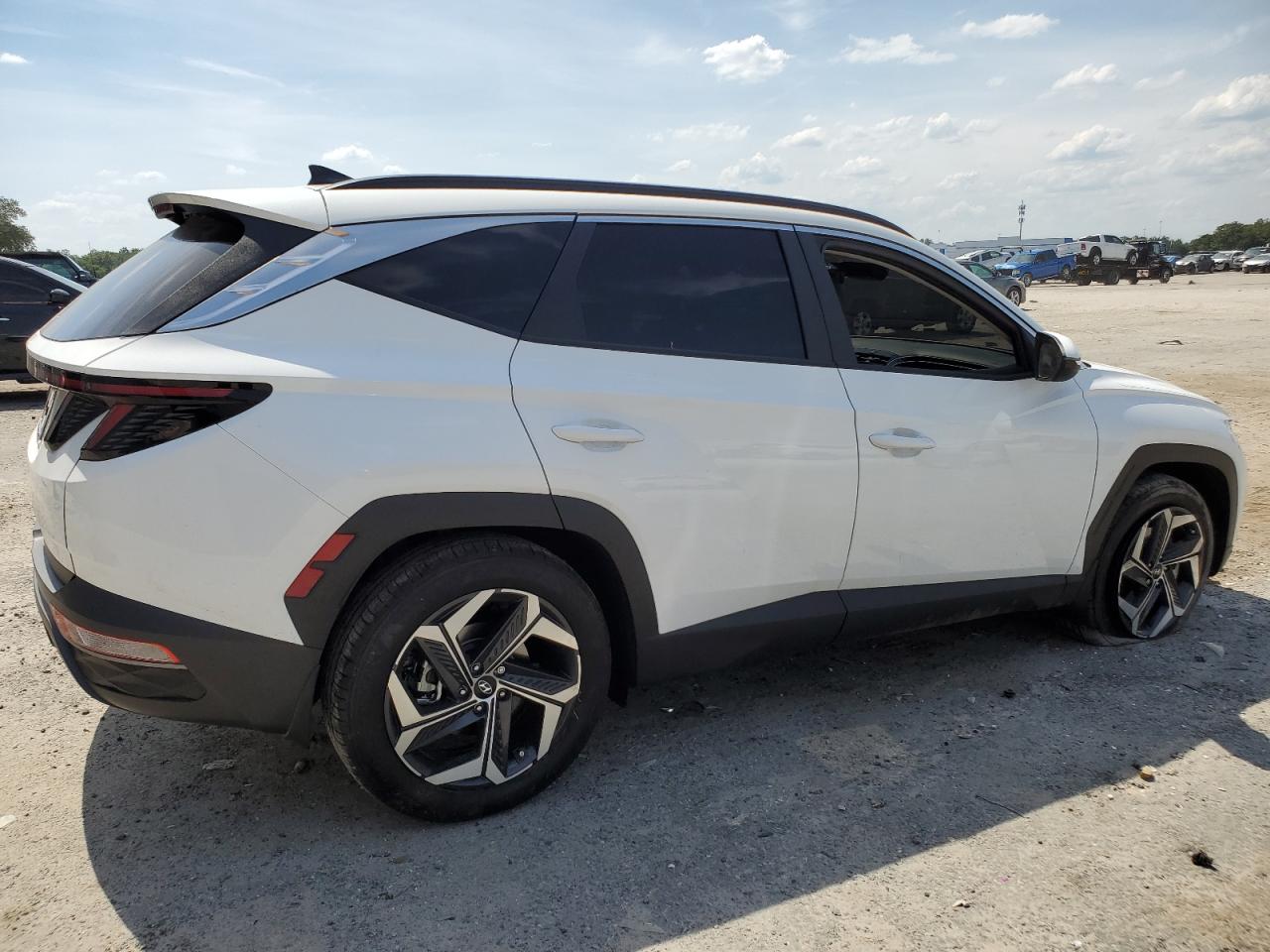 2024 HYUNDAI TUCSON SEL photo 3