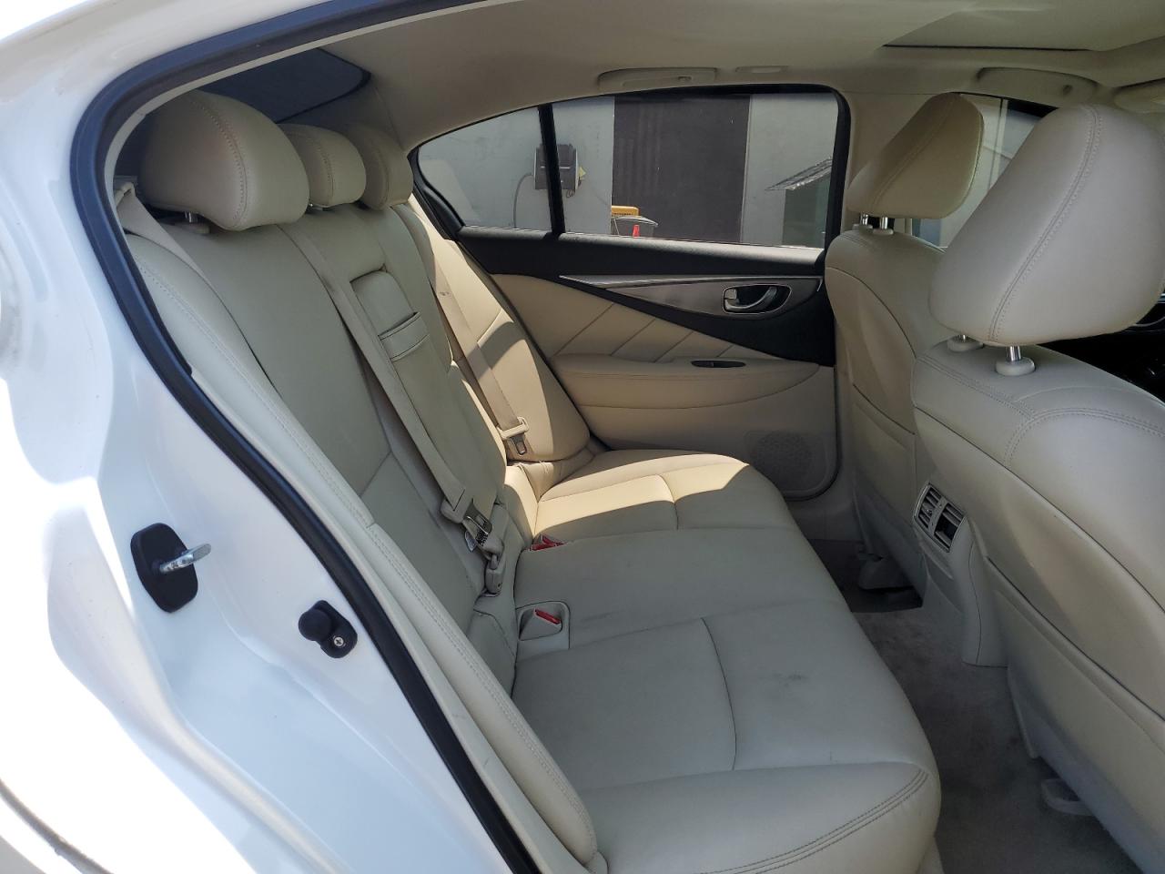 2015 INFINITI Q50 BASE photo 19