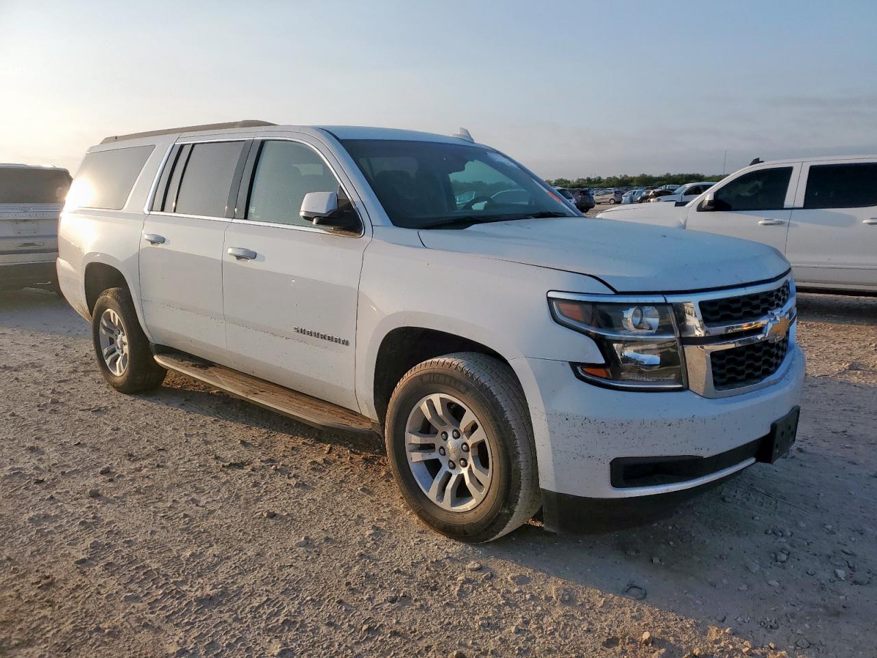 2018 CHEVROLET SUBURBAN C1500 LS photo 10