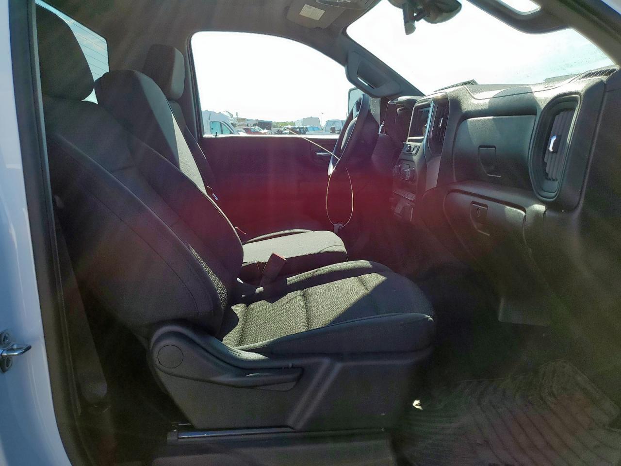 2025 CHEVROLET SILVERADO K2500 HEAVY DUTY photo 19