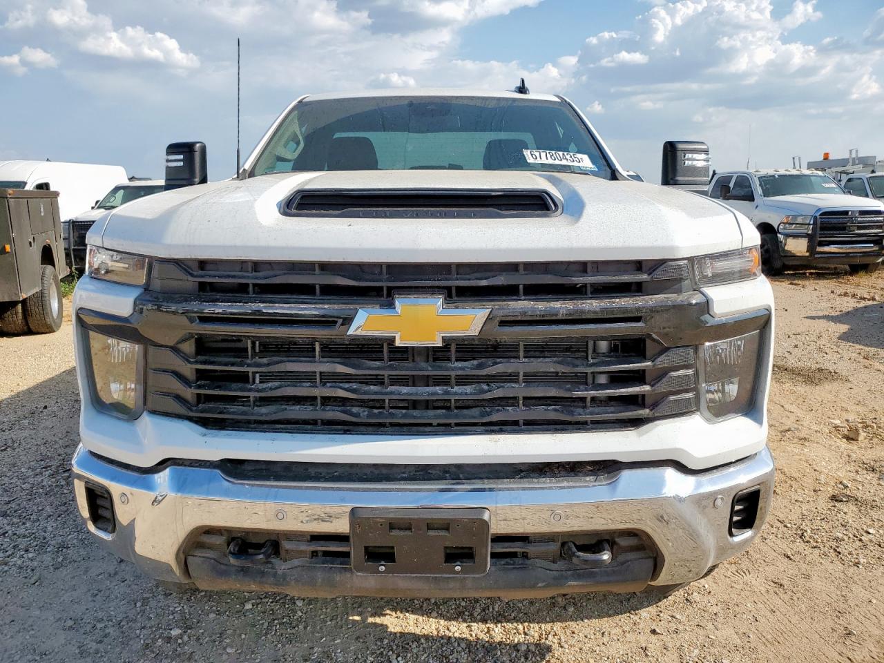 2025 CHEVROLET SILVERADO K2500 HEAVY DUTY photo 9