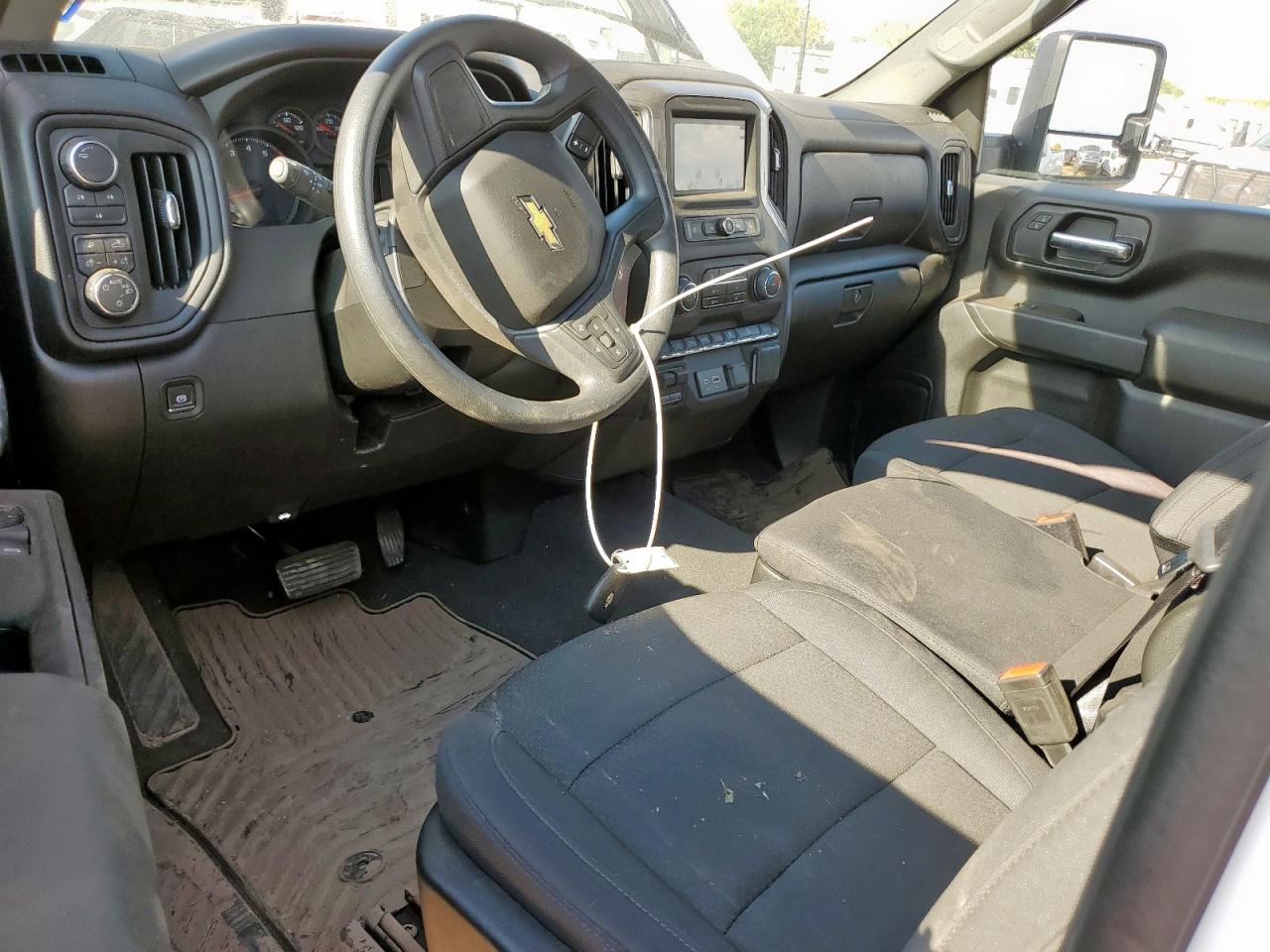 2025 CHEVROLET SILVERADO K2500 HEAVY DUTY photo 15