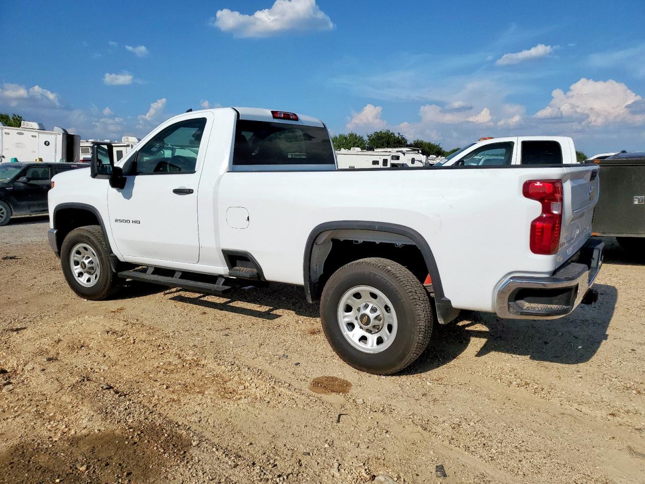2025 CHEVROLET SILVERADO K2500 HEAVY DUTY photo 3