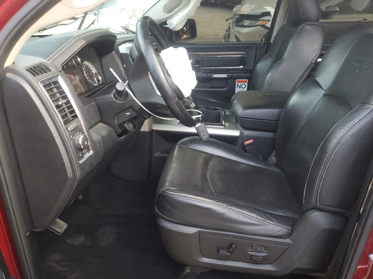 2015 RAM 1500 LARAMIE photo 7