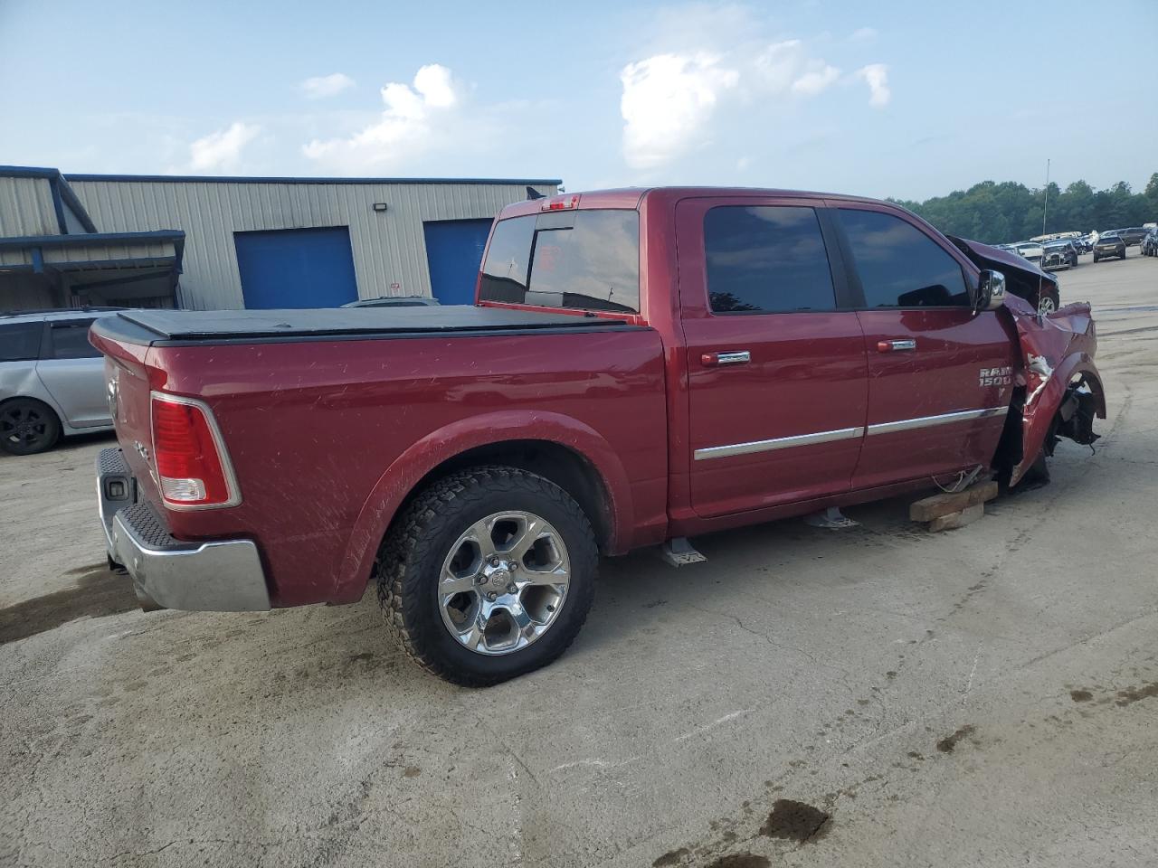 2015 RAM 1500 LARAMIE photo 3