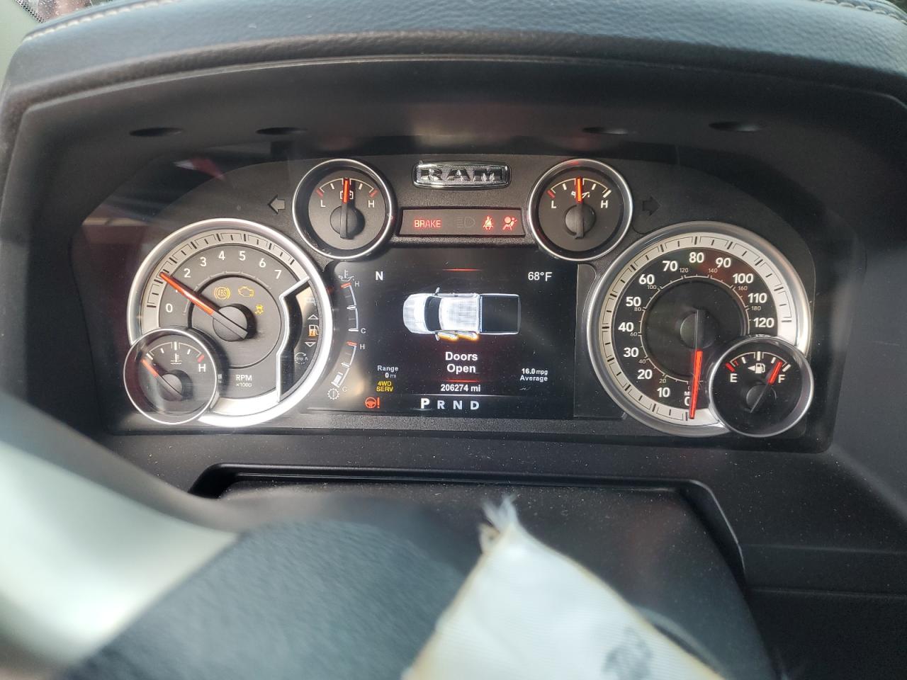 2015 RAM 1500 LARAMIE photo 9