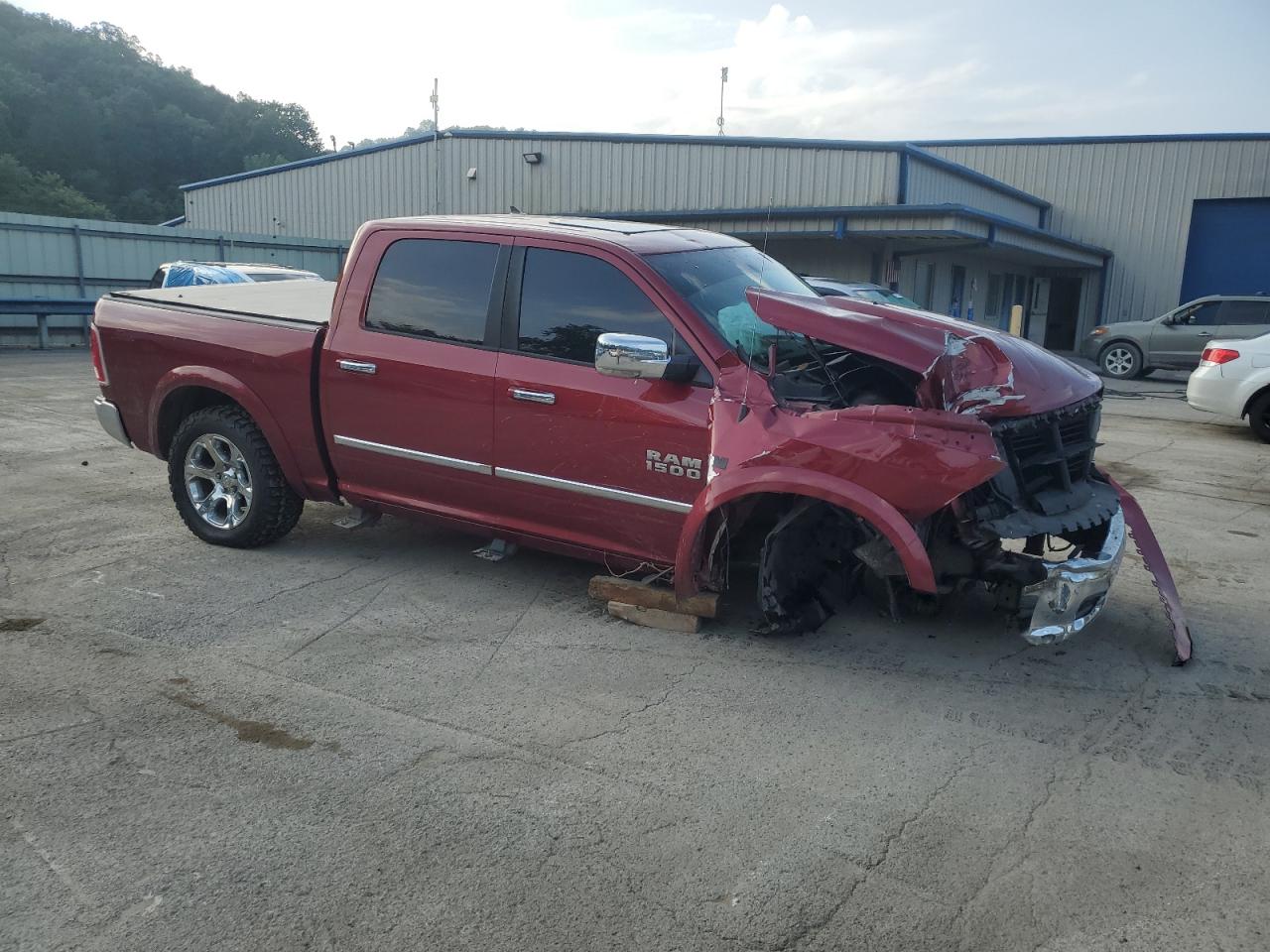 2015 RAM 1500 LARAMIE photo 4