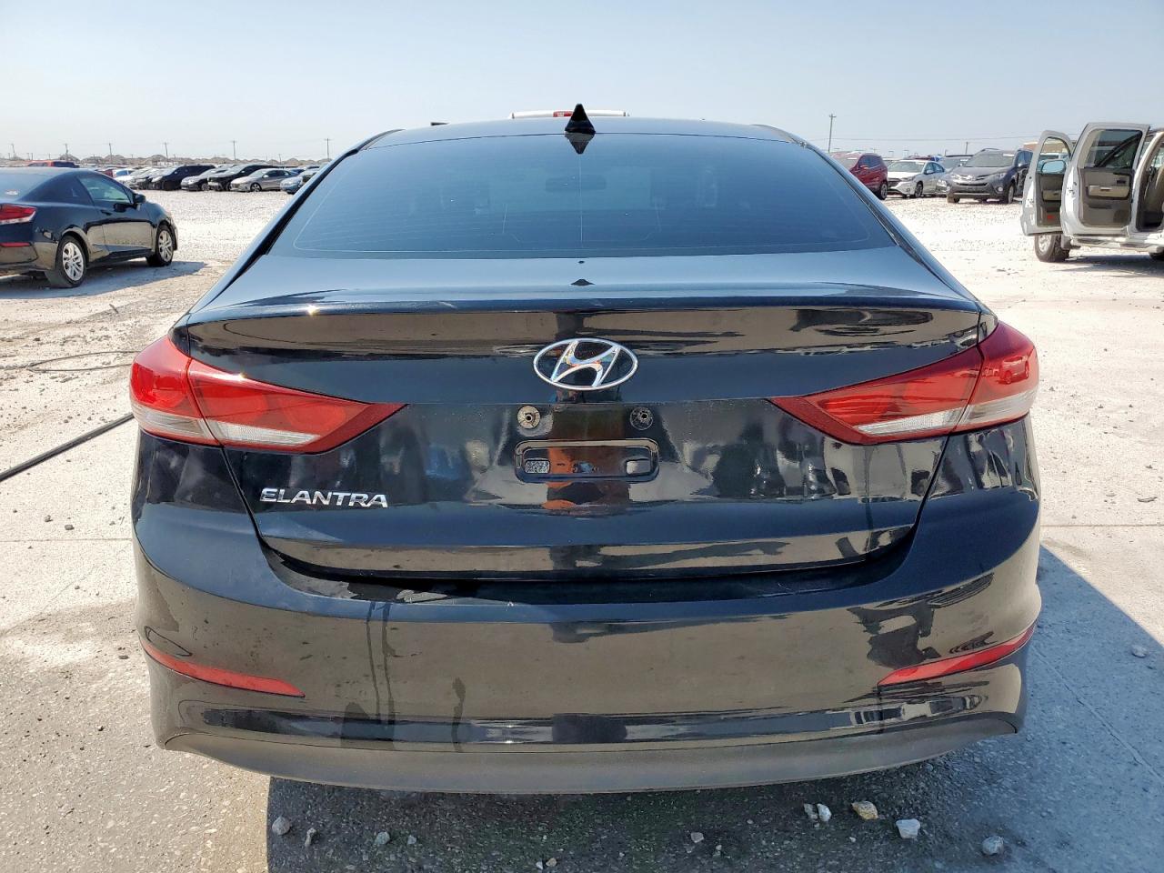 2017 HYUNDAI ELANTRA SE photo 16