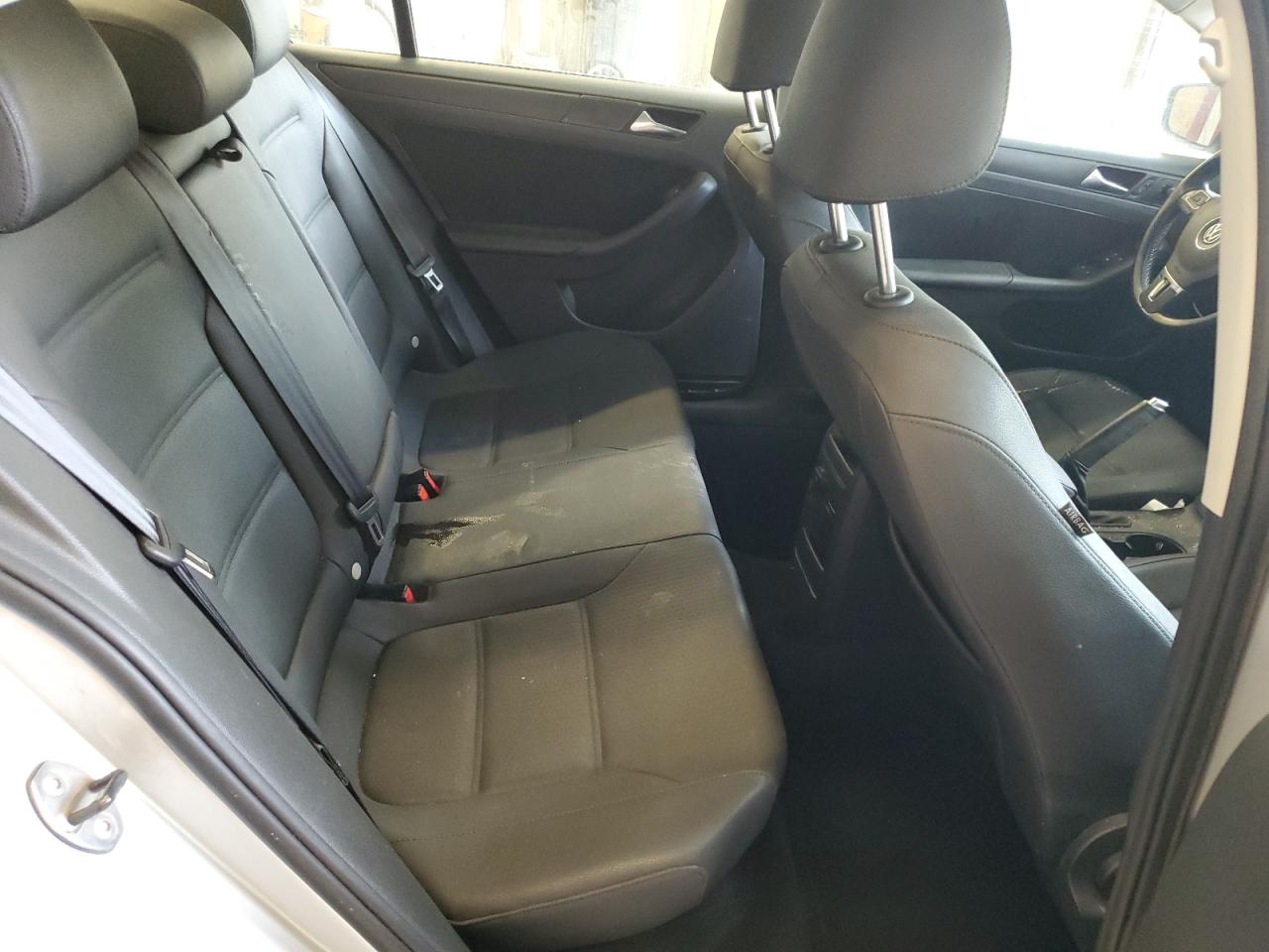 2012 VOLKSWAGEN JETTA SE photo 28