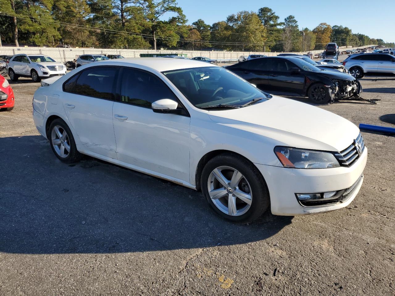 2015 VOLKSWAGEN PASSAT S photo 7