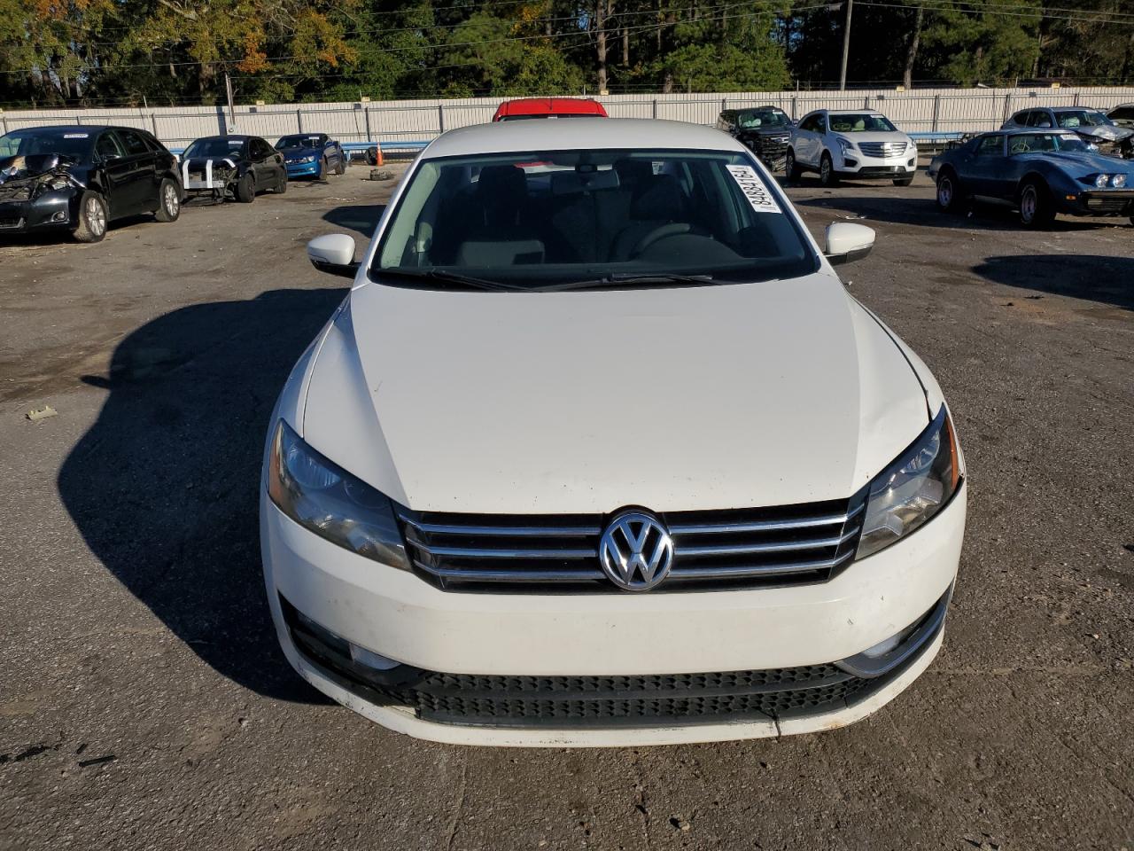 2015 VOLKSWAGEN PASSAT S photo 9