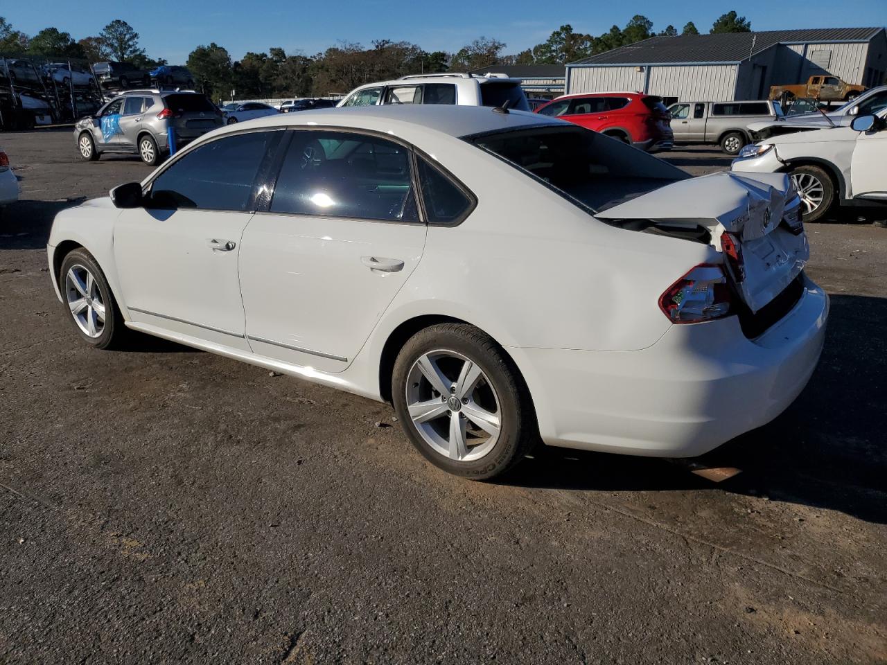 2015 VOLKSWAGEN PASSAT S photo 3
