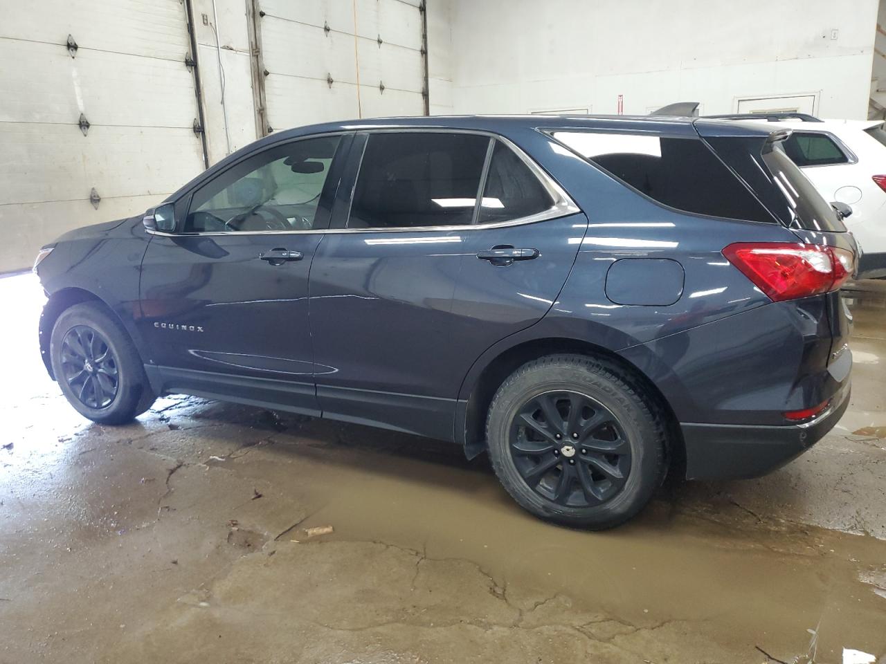 2018 CHEVROLET EQUINOX LT photo 2
