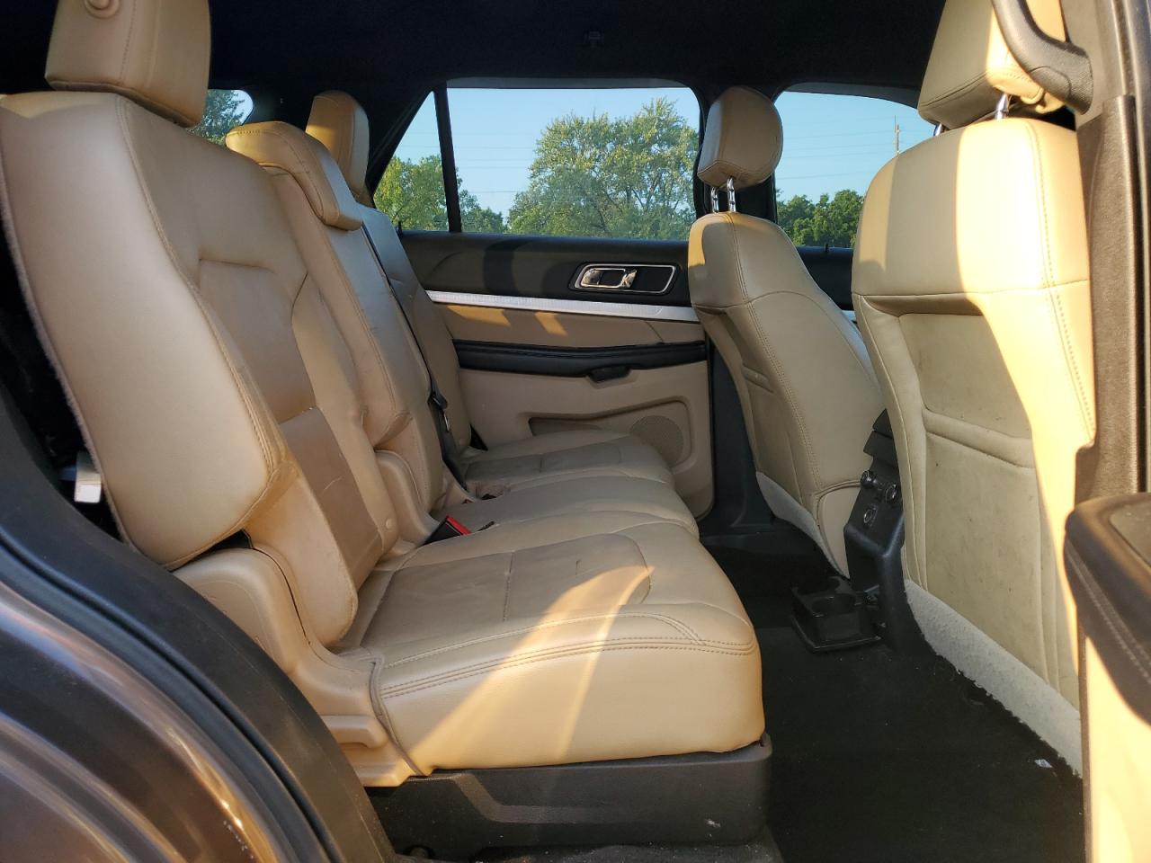 2016 FORD EXPLORER XLT photo 31