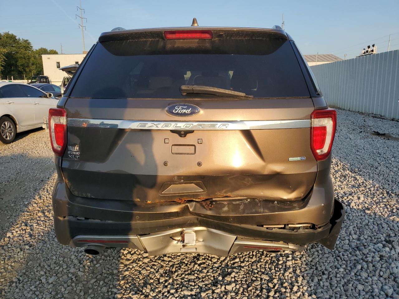 2016 FORD EXPLORER XLT photo 16